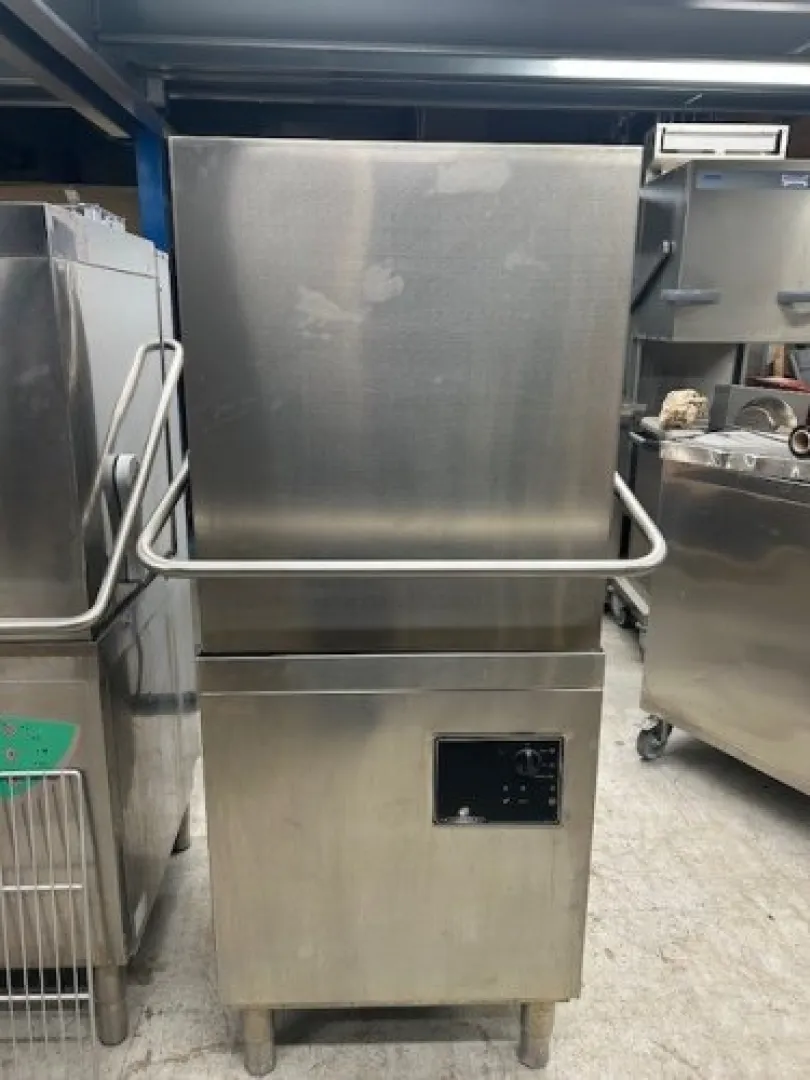 LAVE VAISSELLE A CAPOT FAGOR